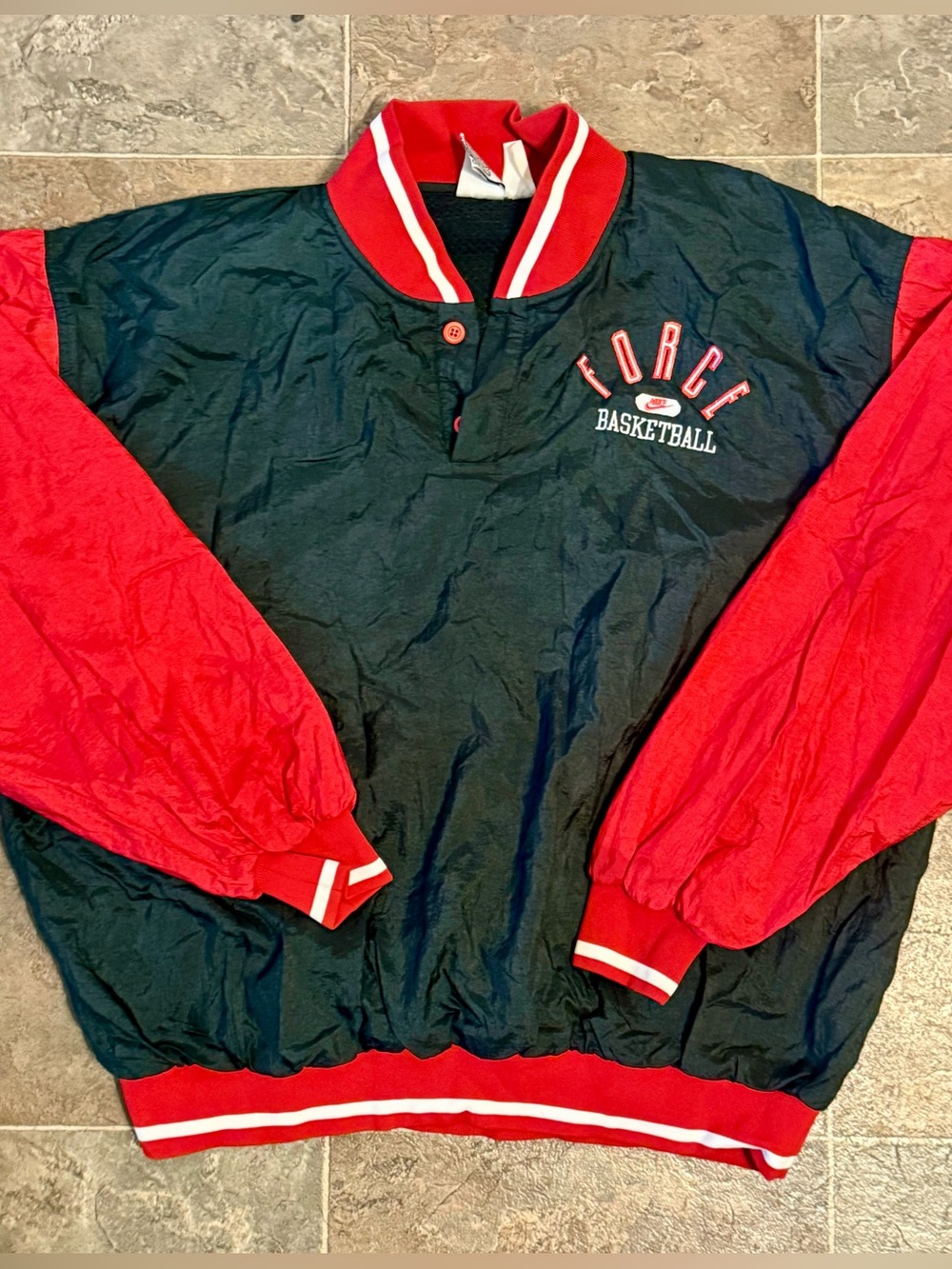 VINTAGE 90s NIKE WINDBREAKER